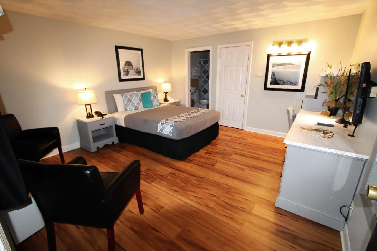 | Colonial Inn Seekonk