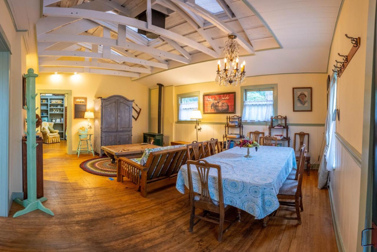  | Clementine's Guest House