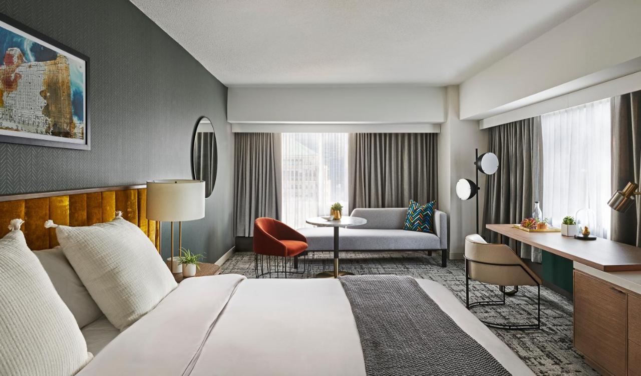 King Room with Grand City View at voco Chicago Downtown - Riverwalk by IHG