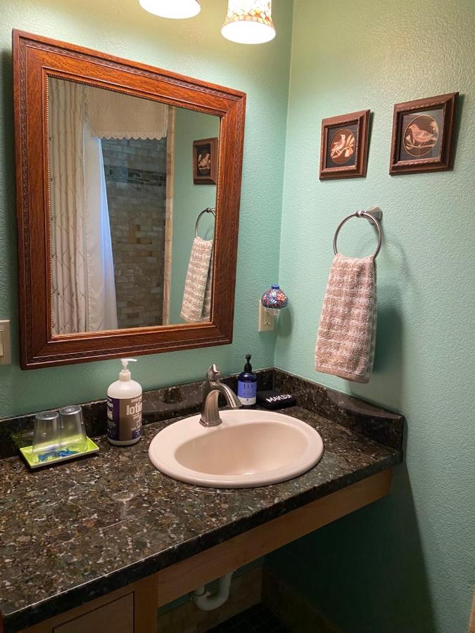 | Sierra Trails Inn