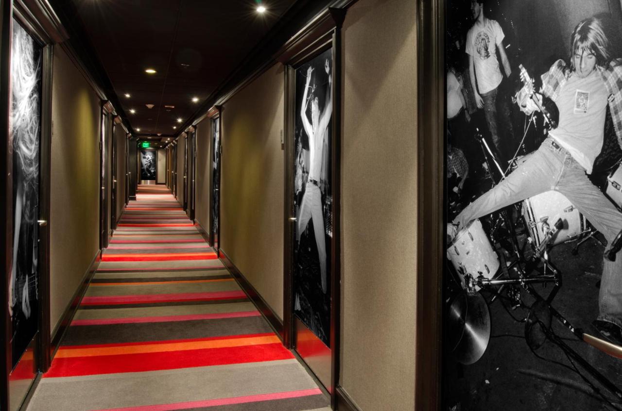 | Hotel Max