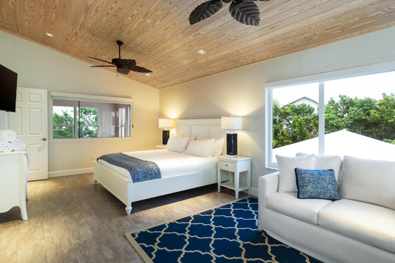 Villa - Beach Front at Dolphin Point Villas