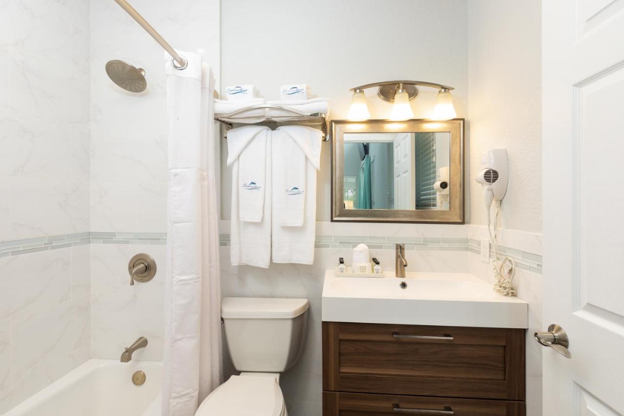 Three-Bedroom Villa at Dolphin Point Villas