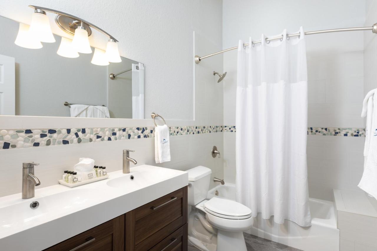 Three-Bedroom Villa at Dolphin Point Villas