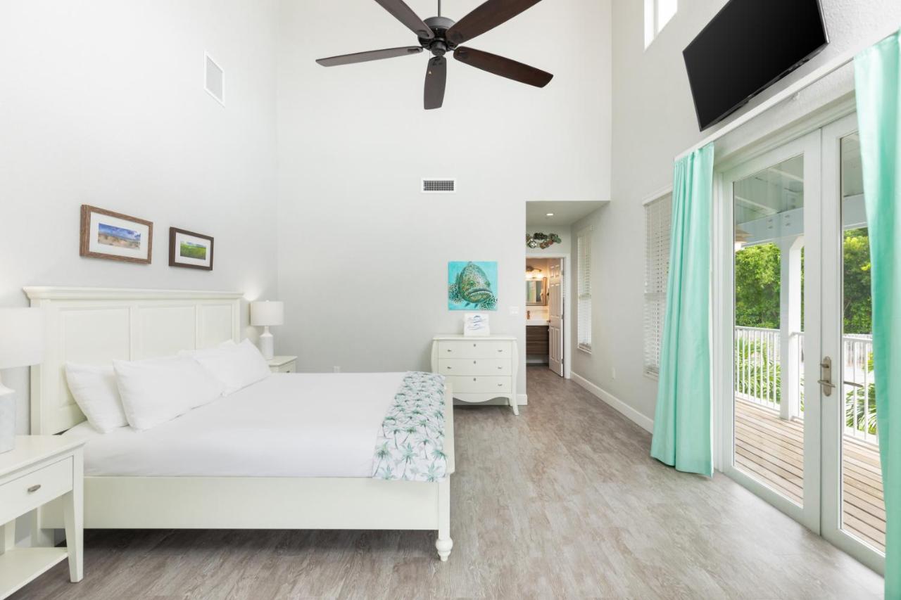 Three-Bedroom Villa at Dolphin Point Villas