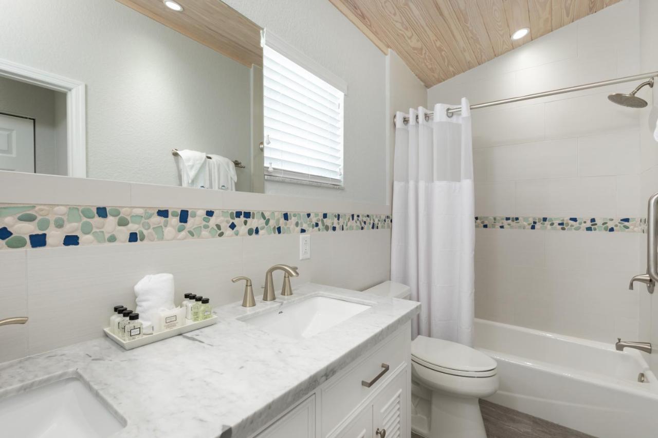 Three-Bedroom Villa at Dolphin Point Villas