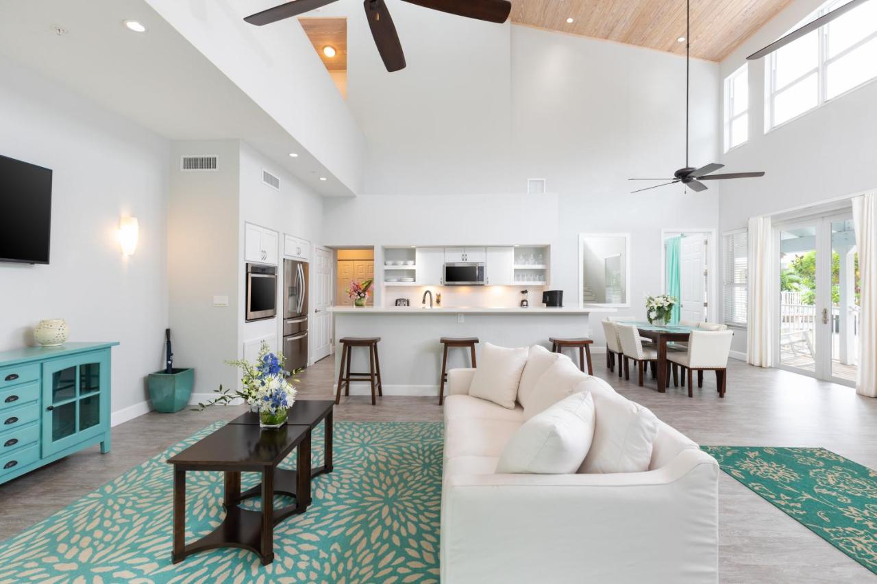 Three-Bedroom Villa at Dolphin Point Villas