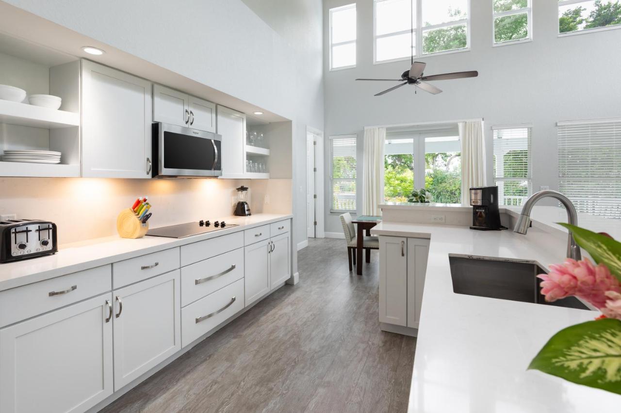 Three-Bedroom Villa at Dolphin Point Villas