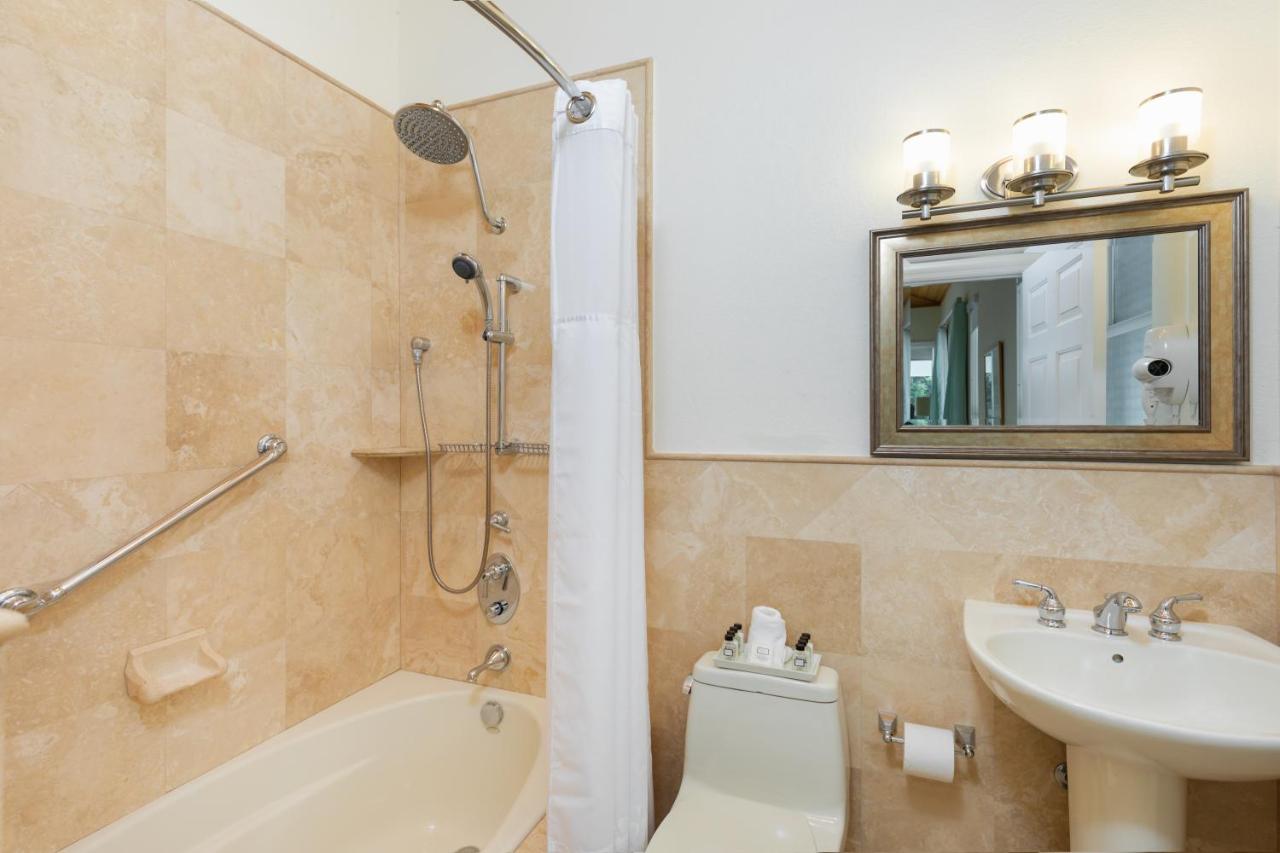 Two-Bedroom Villa at Dolphin Point Villas