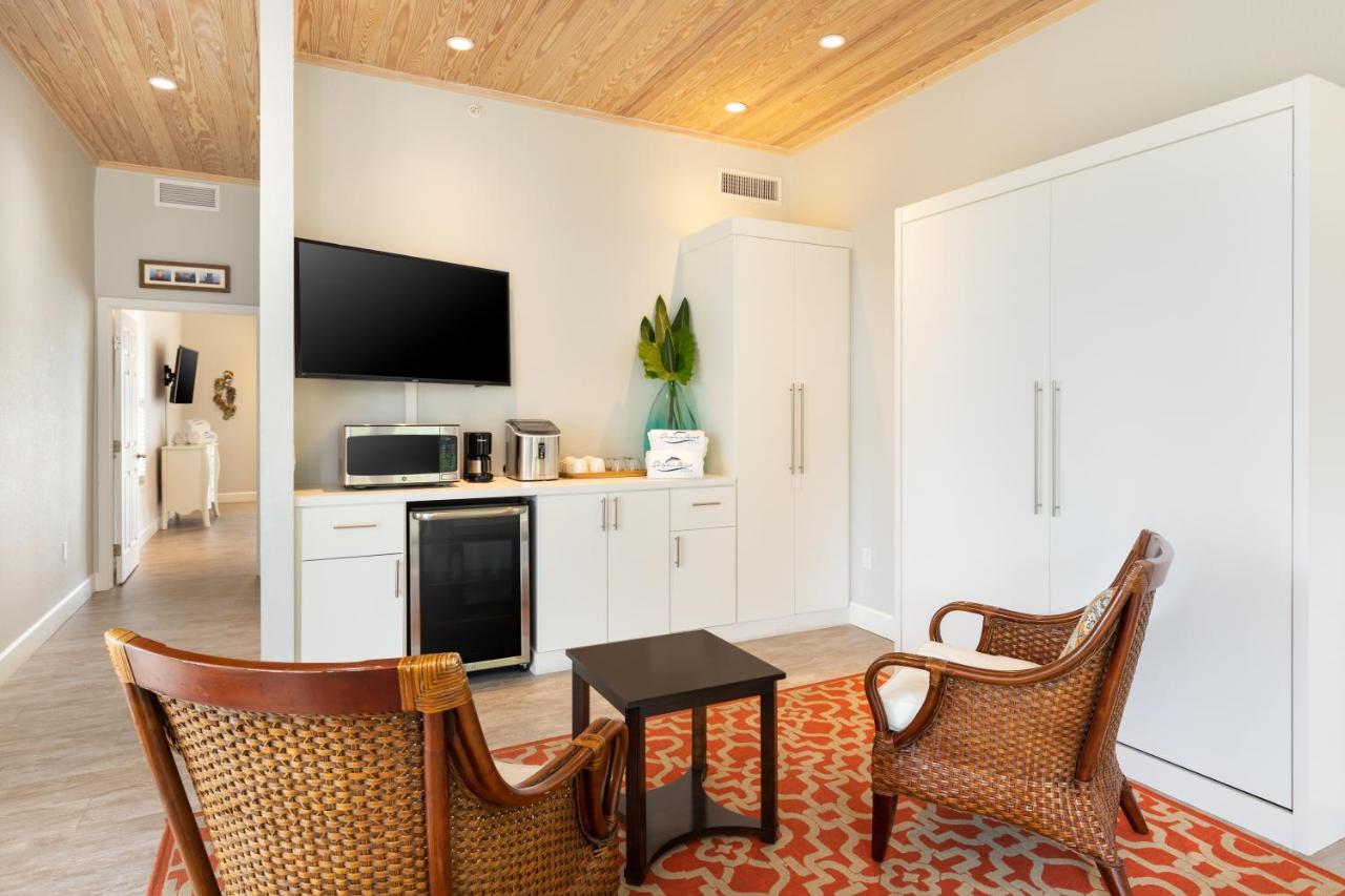 Deluxe Villa at Dolphin Point Villas