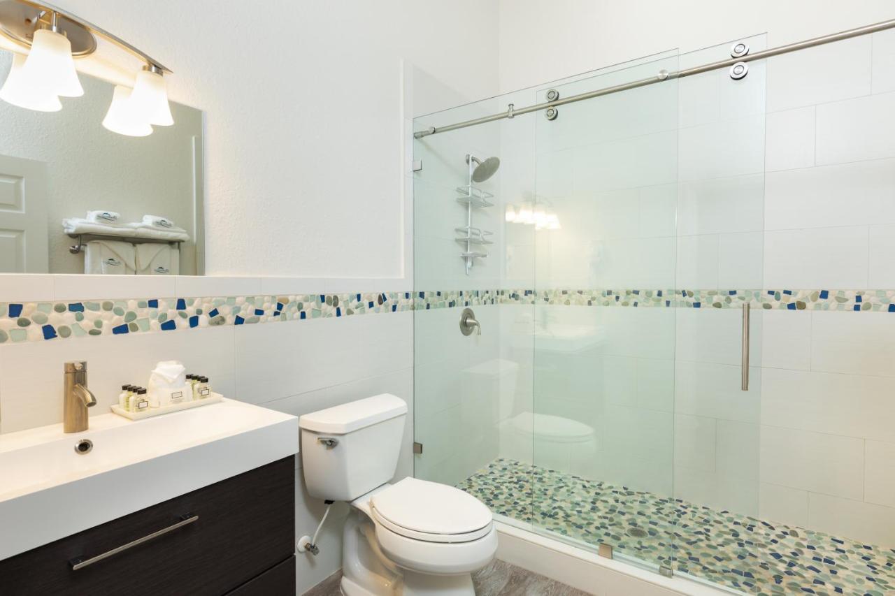Suite with Pool View at Dolphin Point Villas