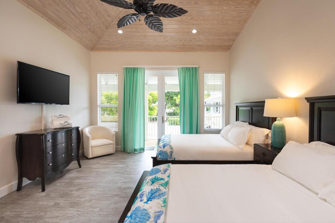 Suite with Pool View at Dolphin Point Villas