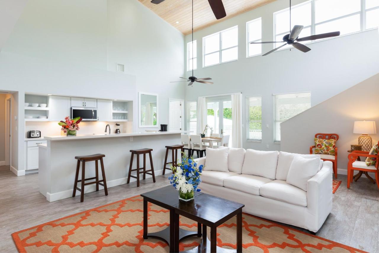 Deluxe Villa at Dolphin Point Villas