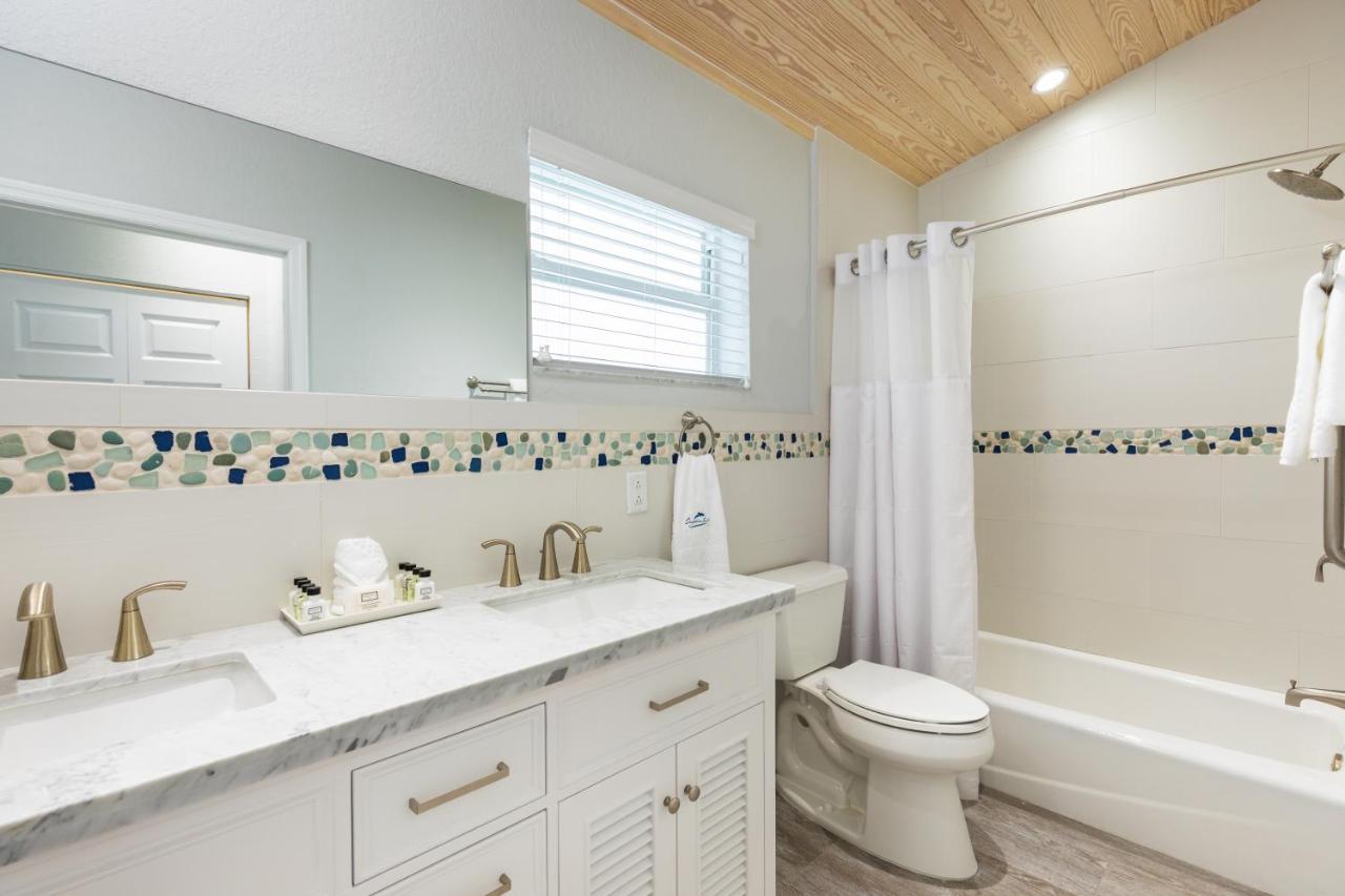 Deluxe Villa at Dolphin Point Villas