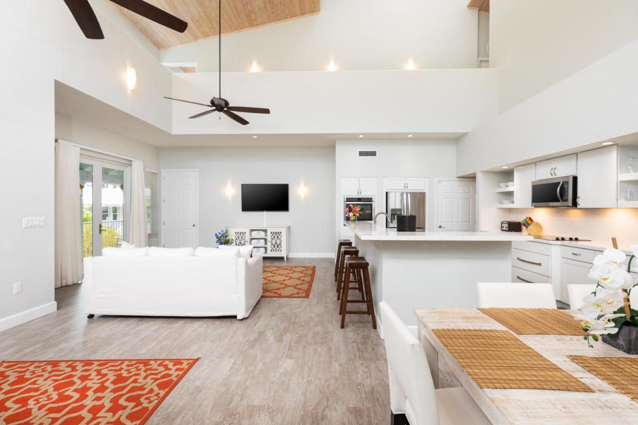 Deluxe Villa at Dolphin Point Villas