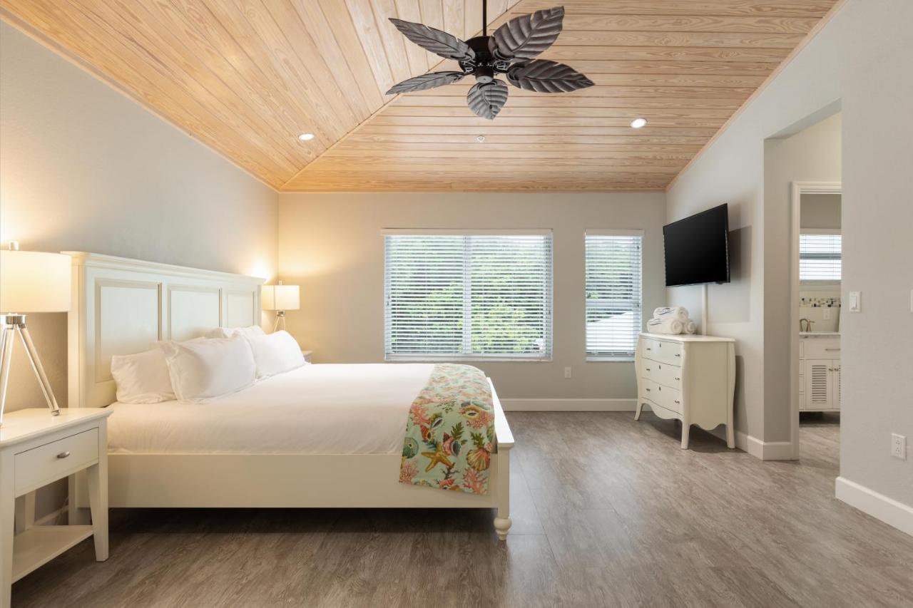 Deluxe Villa at Dolphin Point Villas