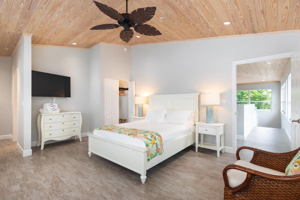 Deluxe Villa at Dolphin Point Villas