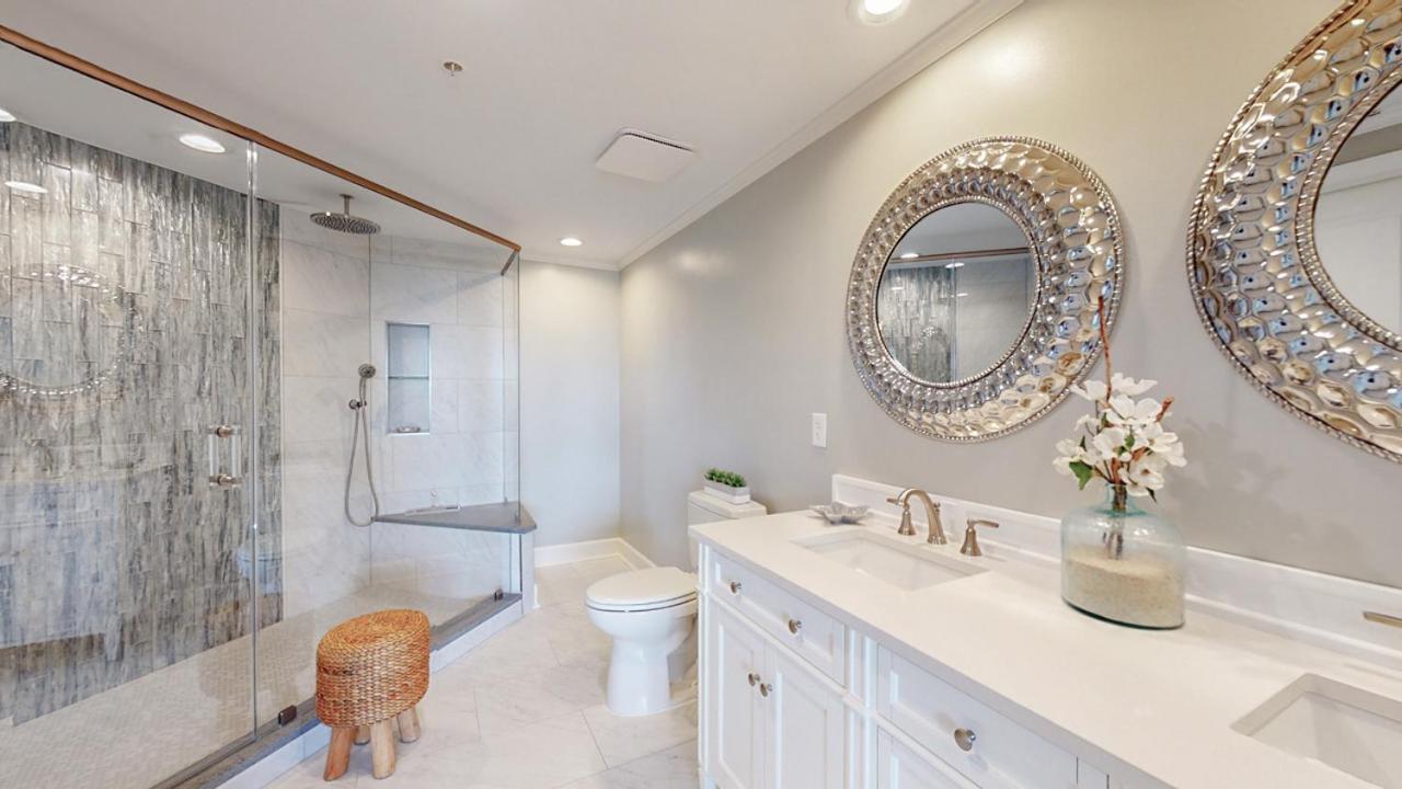  | 5206 Hampton Place South