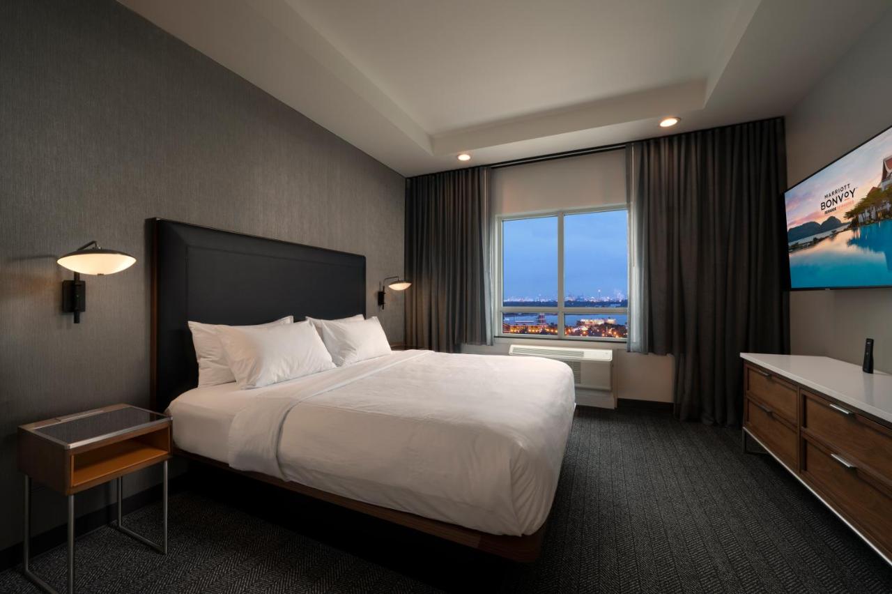 Two-Bedroom Larger Corner Suite at Courtyard by Marriott Houston Kemah