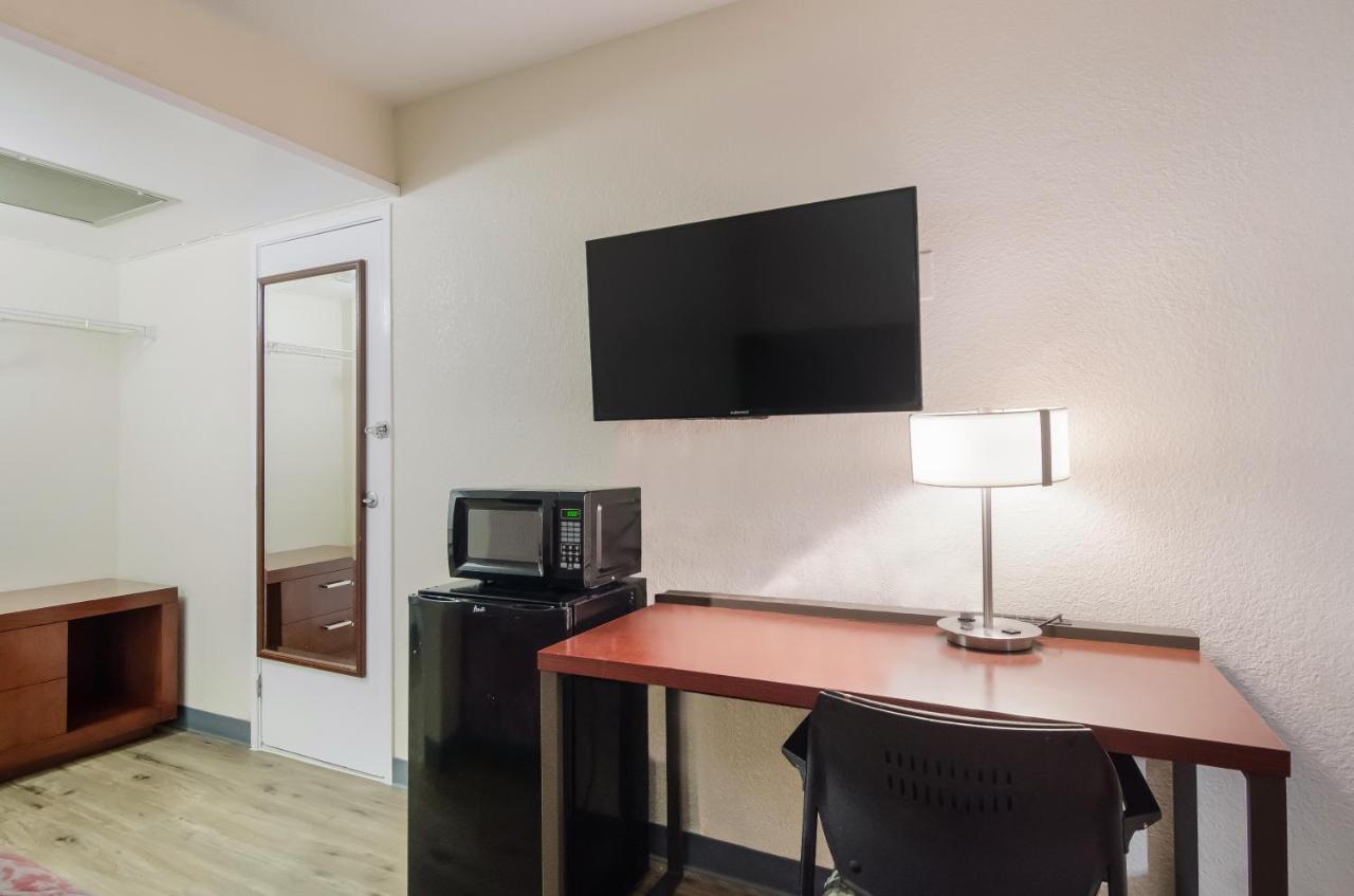 | Rodeway Inn Greeley