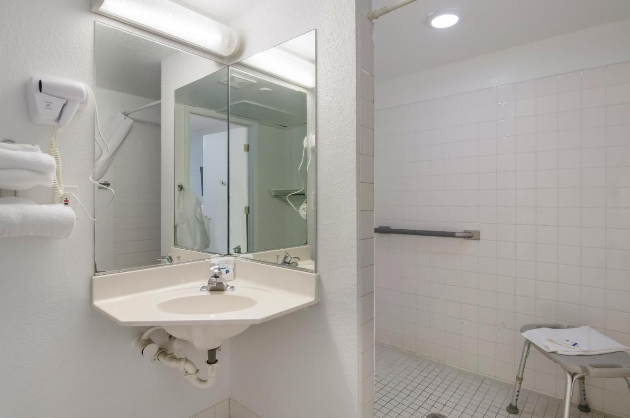 | Rodeway Inn Greeley