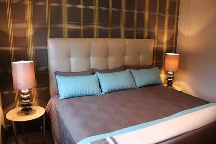 | Vintage Block Inn & Suites