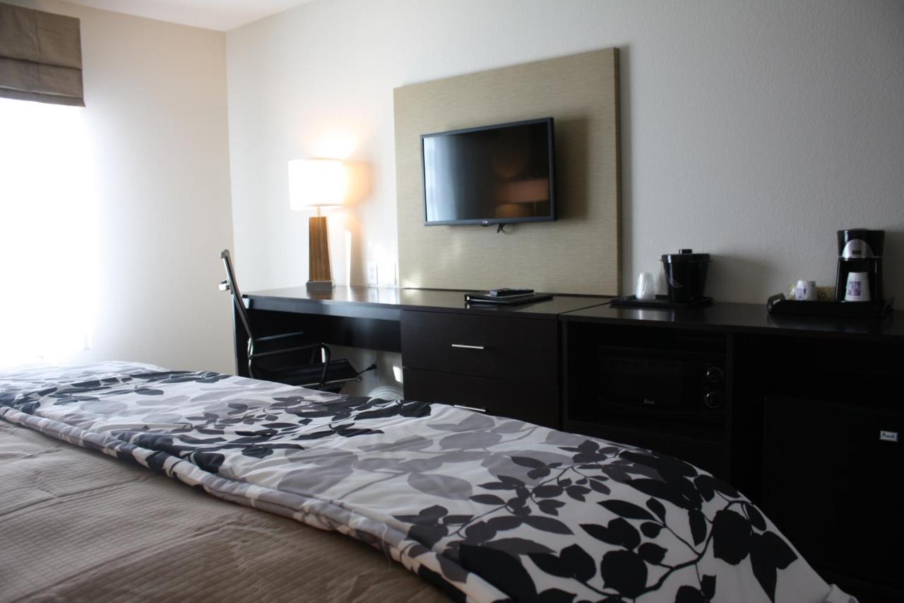 | Sleep Inn & Suites Garden City