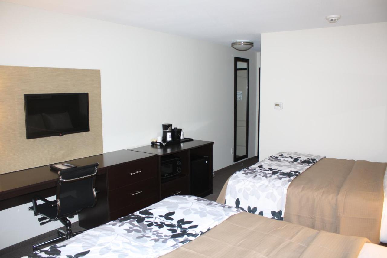 | Sleep Inn & Suites Garden City