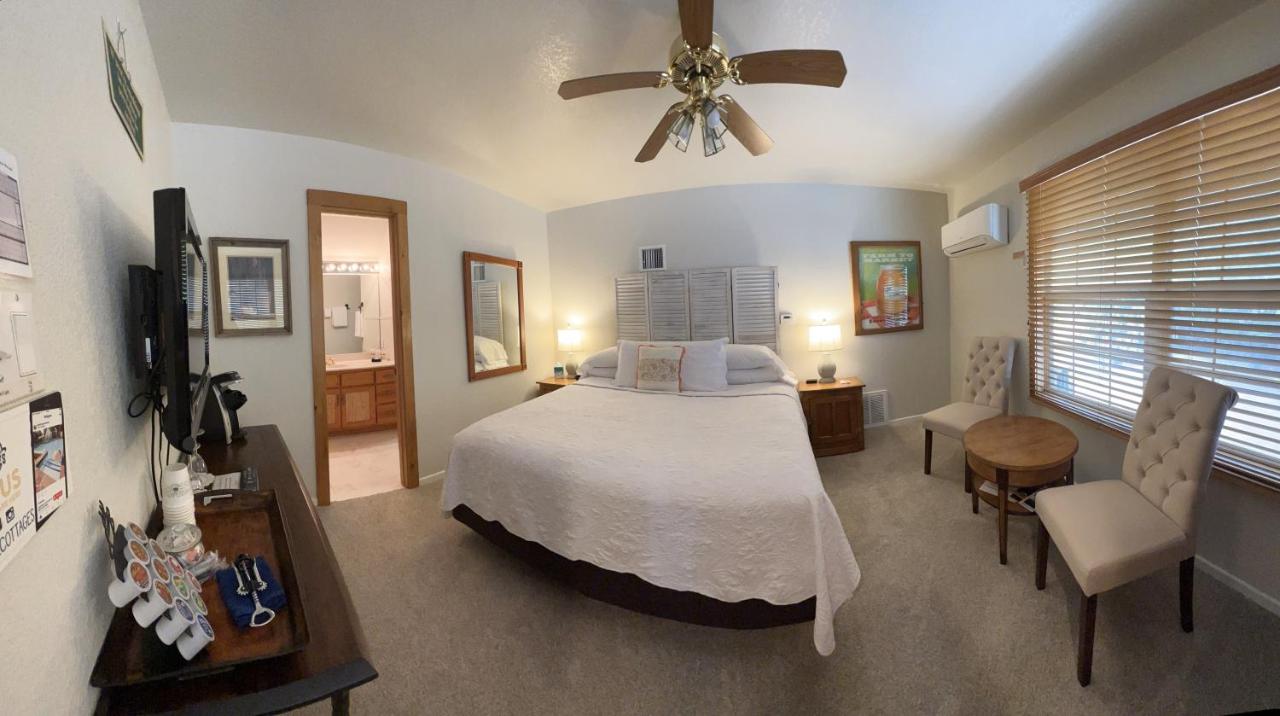 | Gruene Cottages