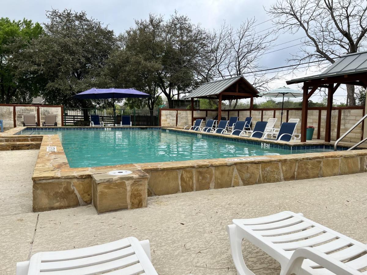 | Gruene Cottages