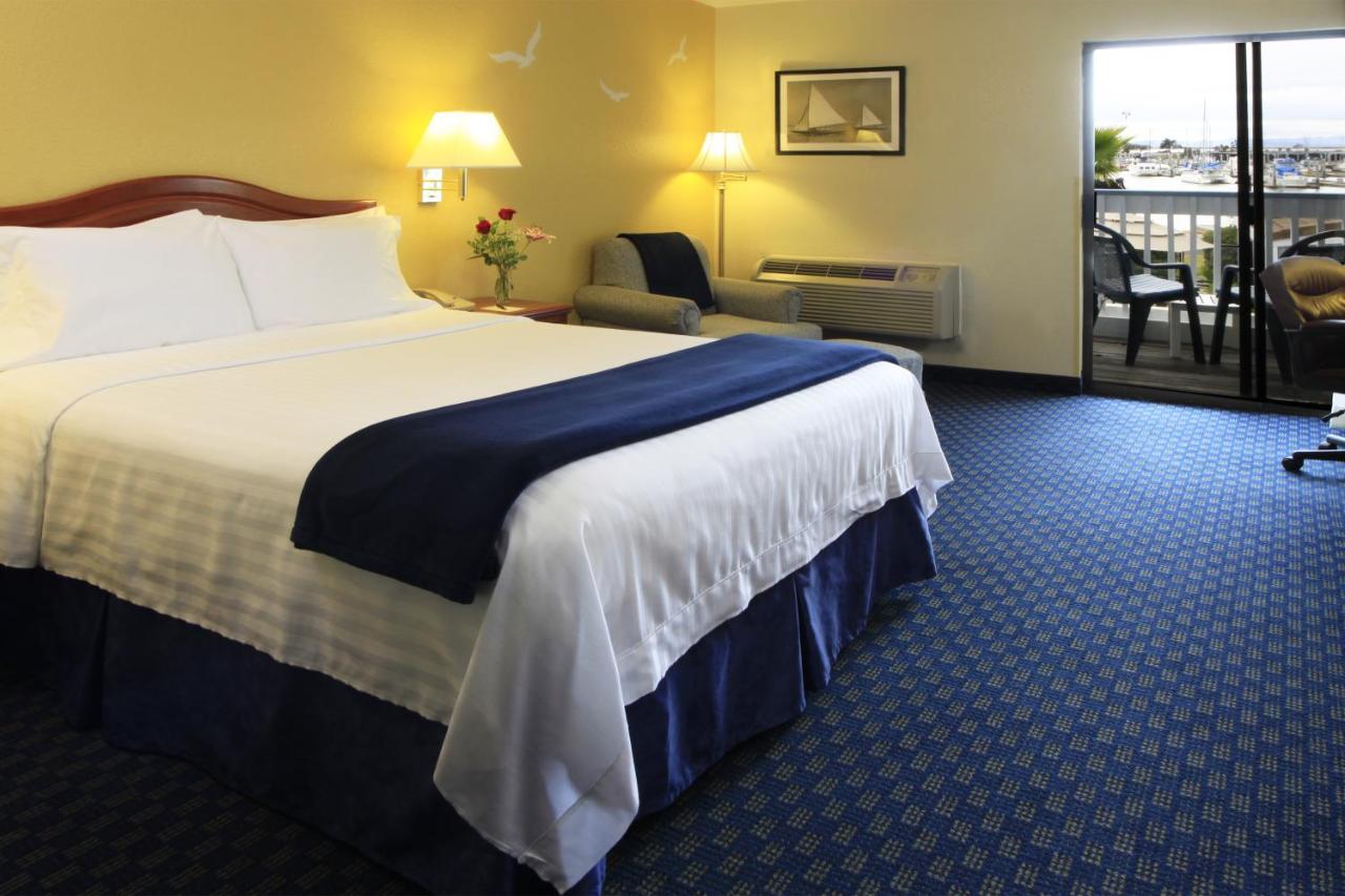 Deluxe Queen Room at The Marina Inn on San Francisco Bay