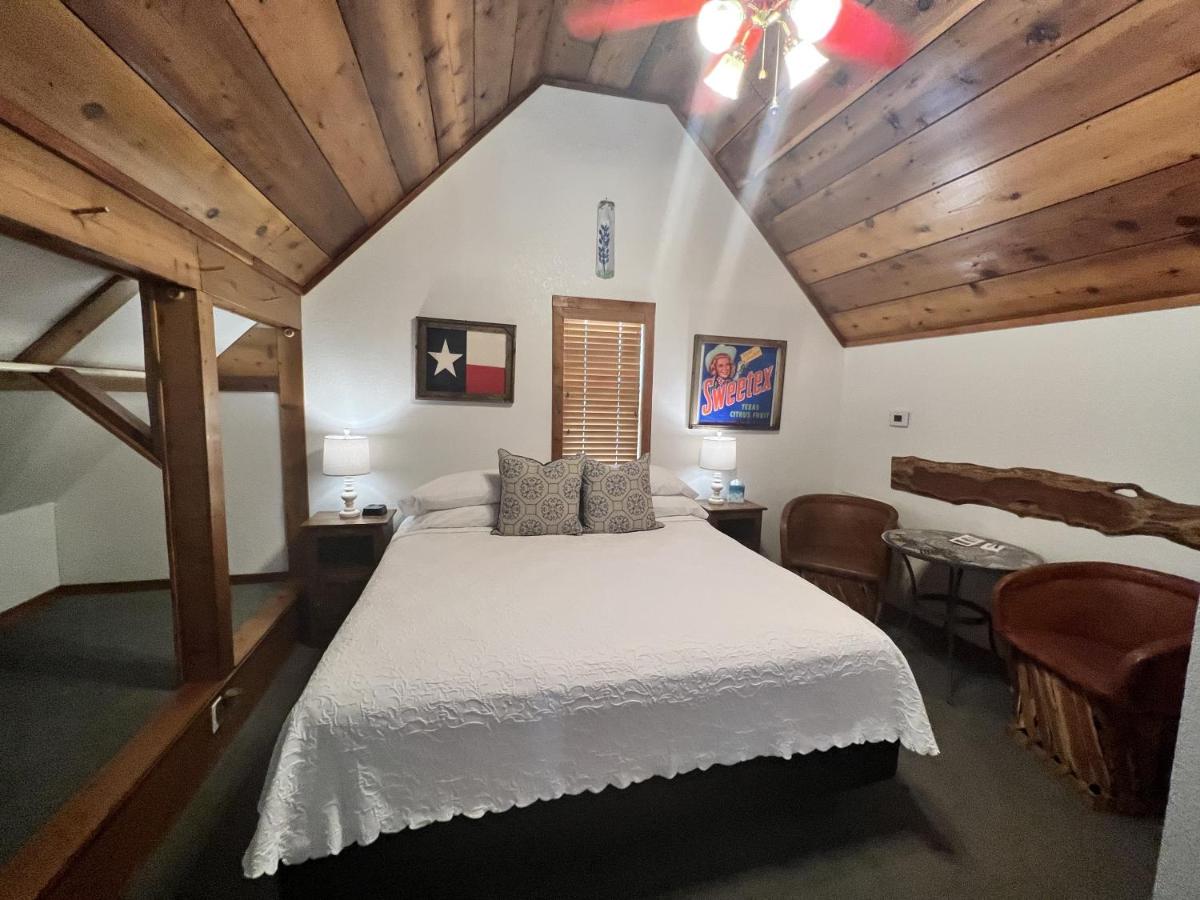 | Gruene Cottages