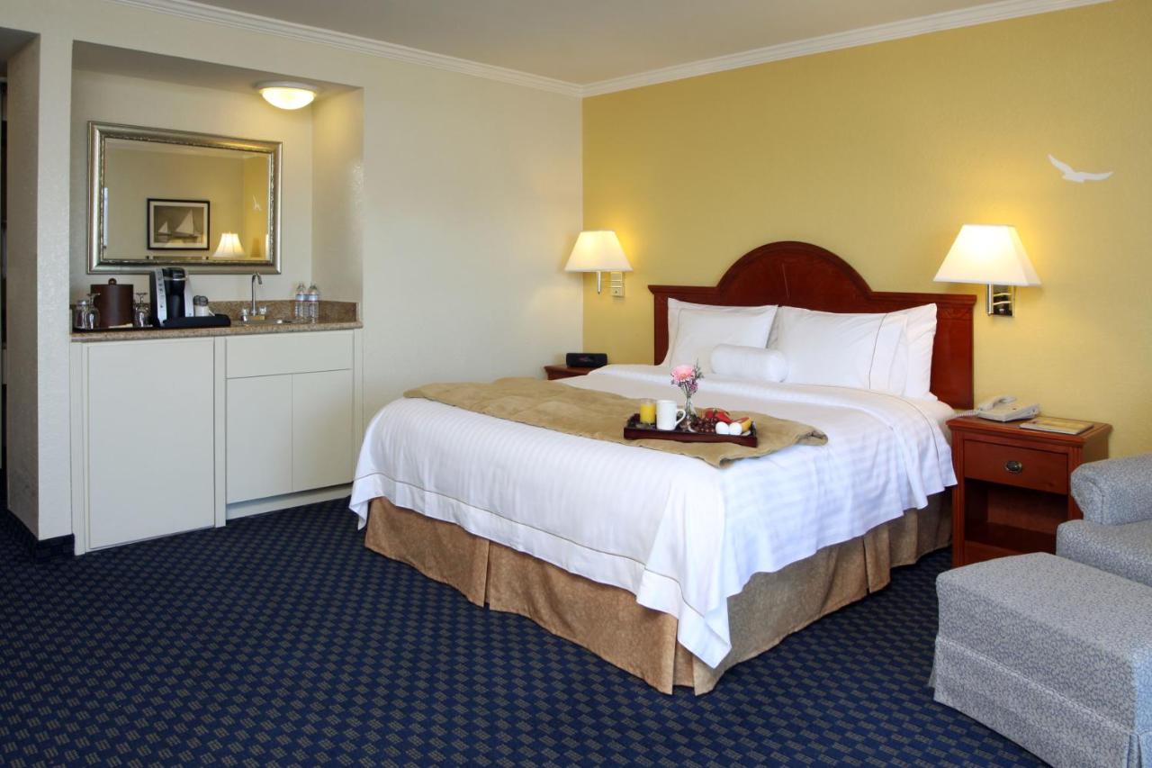 Junior Suite at The Marina Inn on San Francisco Bay