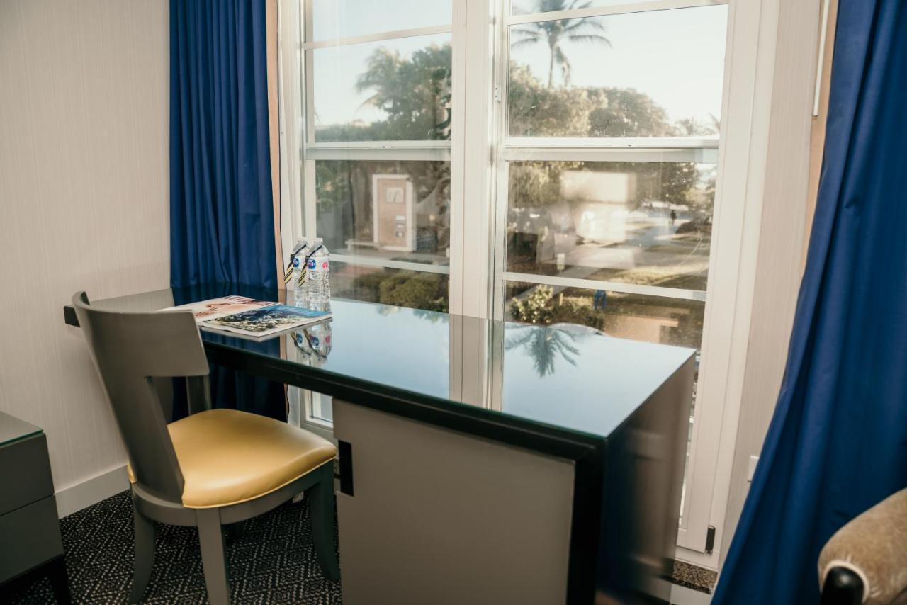 Superior with Partial Ocean View at Hotel Breakwater South Beach