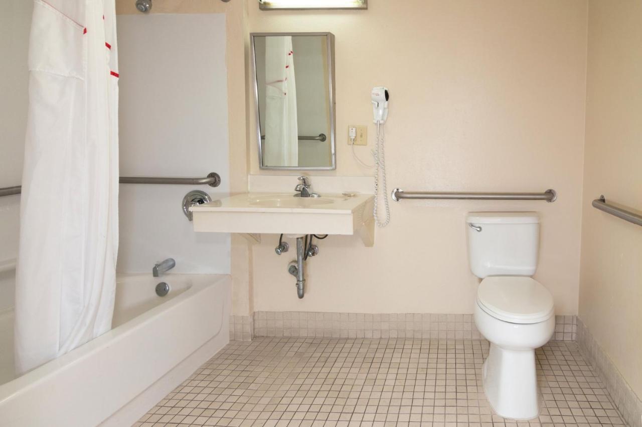 Superior King Room - Disability Access/Smoke Free at Red Roof Inn PLUS+ Miami Airport