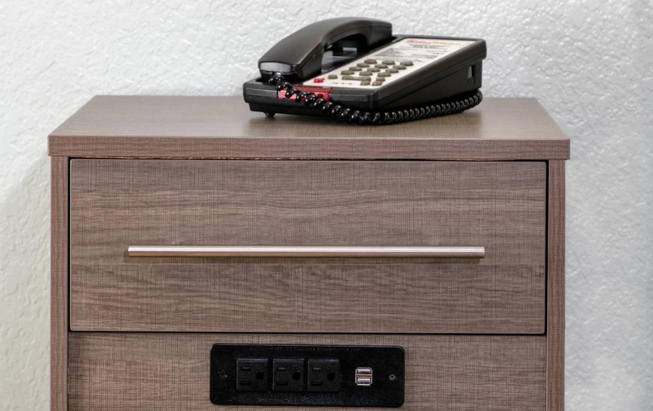Superior King Room - Disability Access/Smoke Free at Red Roof Inn PLUS+ Miami Airport