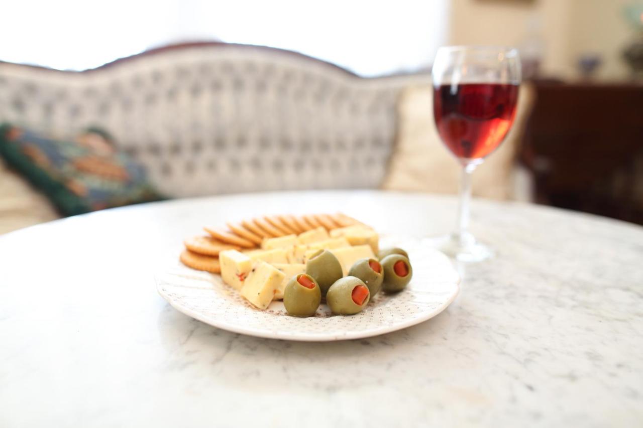  | Beauclaires Bed & Breakfast