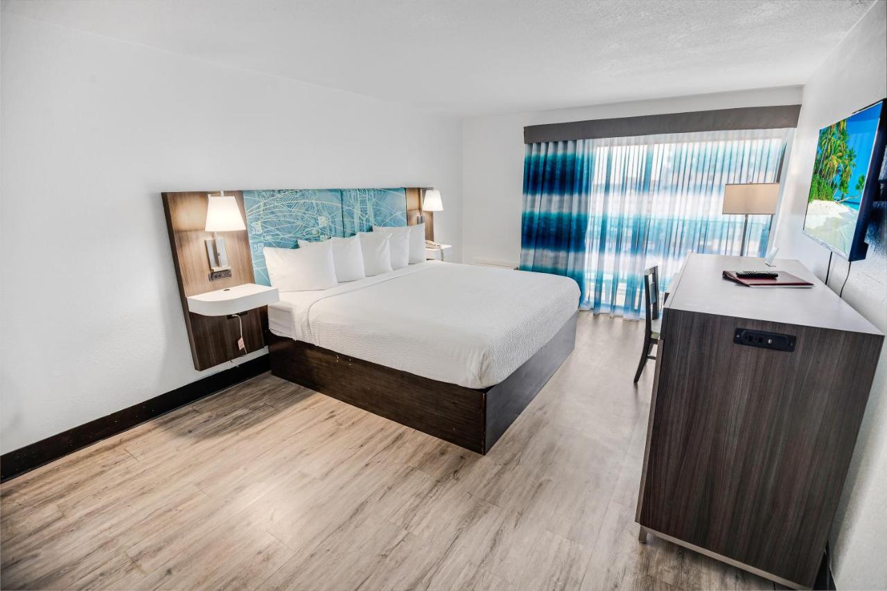  | Tropical Seas Hotel