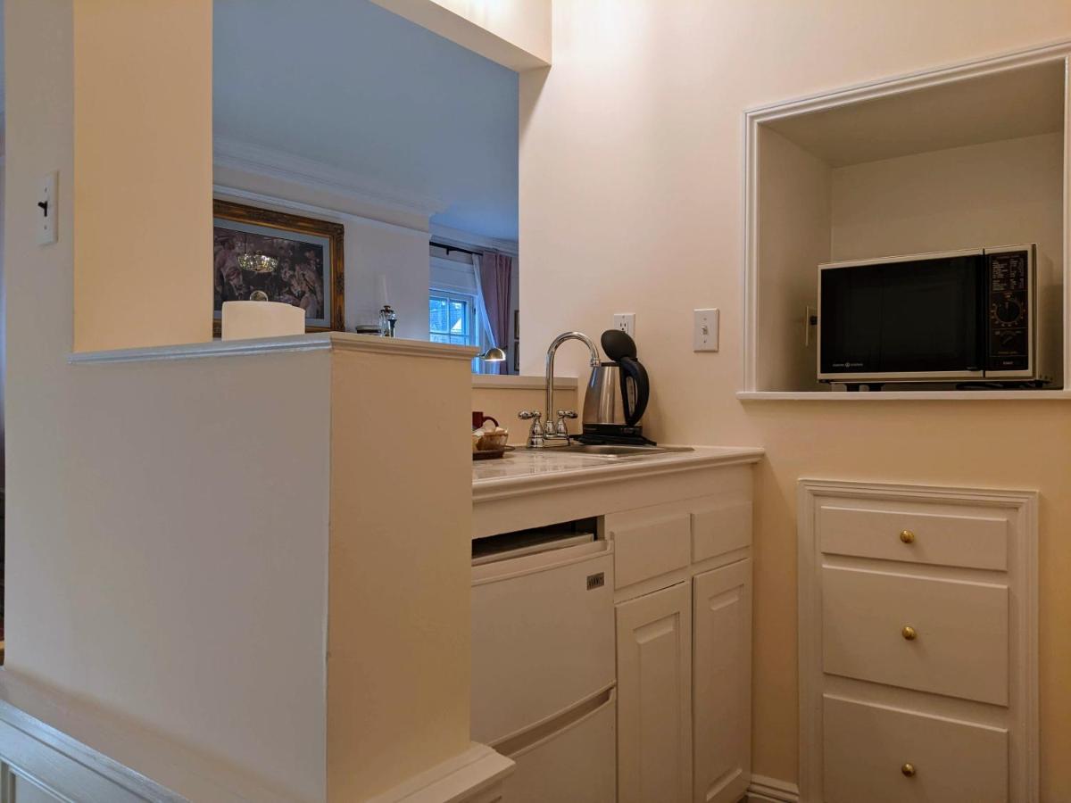 | Stanton House Inn