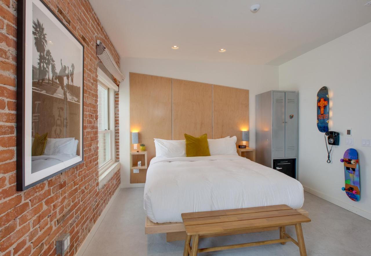 | Venice V Hotel