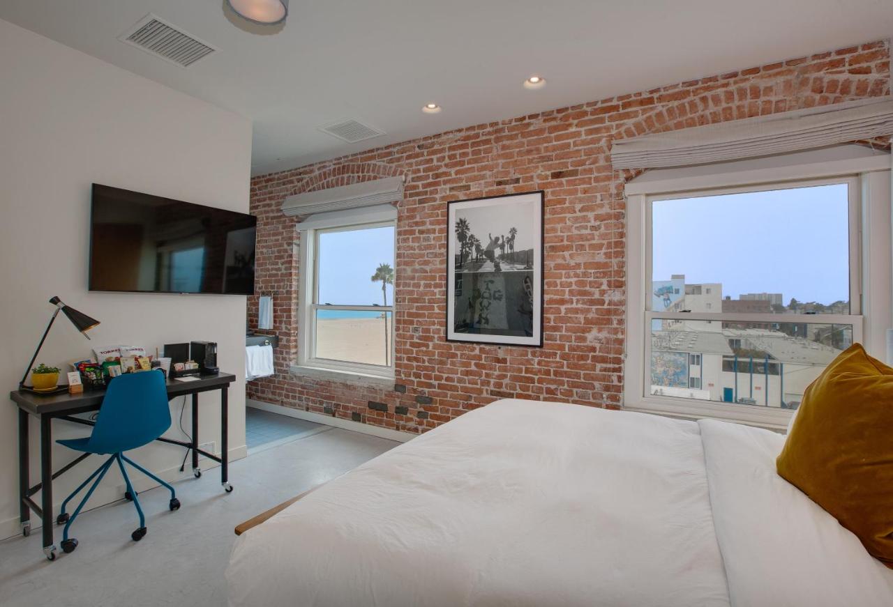 | Venice V Hotel