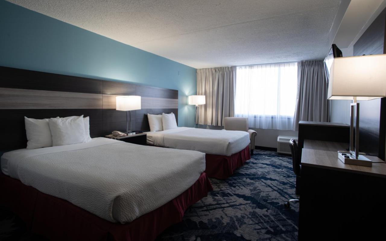  | Days Hotel by Wyndham East Brunswick Conference Center
