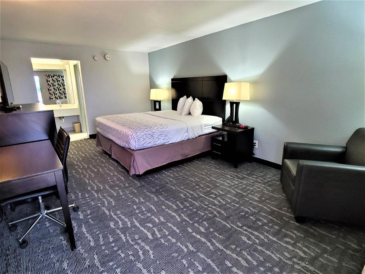 King Room at Inn of Rockwall