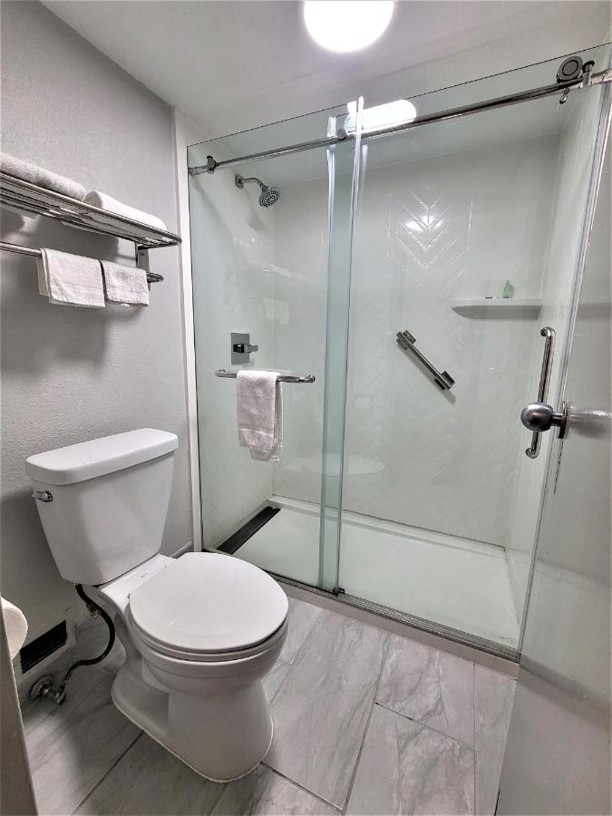 King Room at Inn of Rockwall