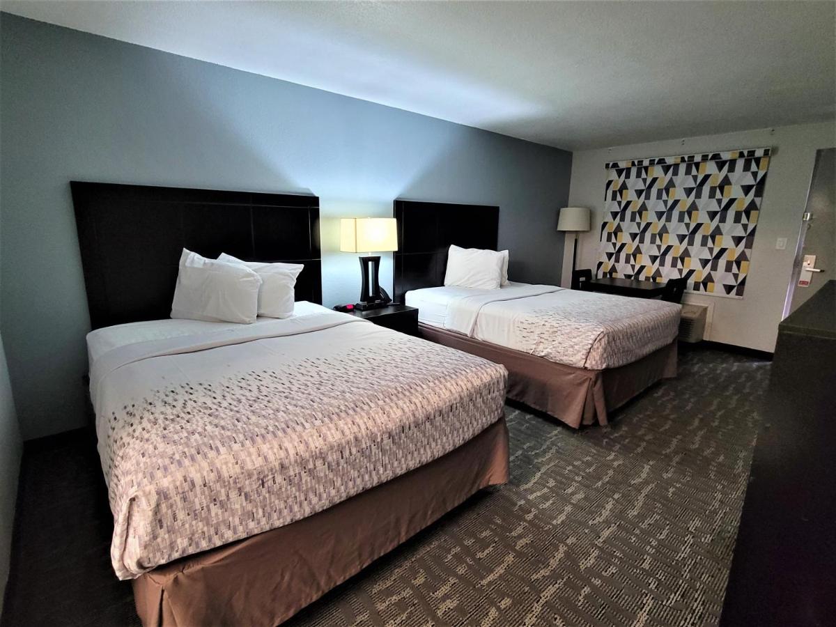 Double Room with Two Double Beds at Inn of Rockwall