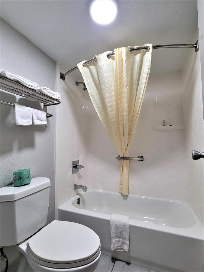 Double Room with Two Double Beds at Inn of Rockwall