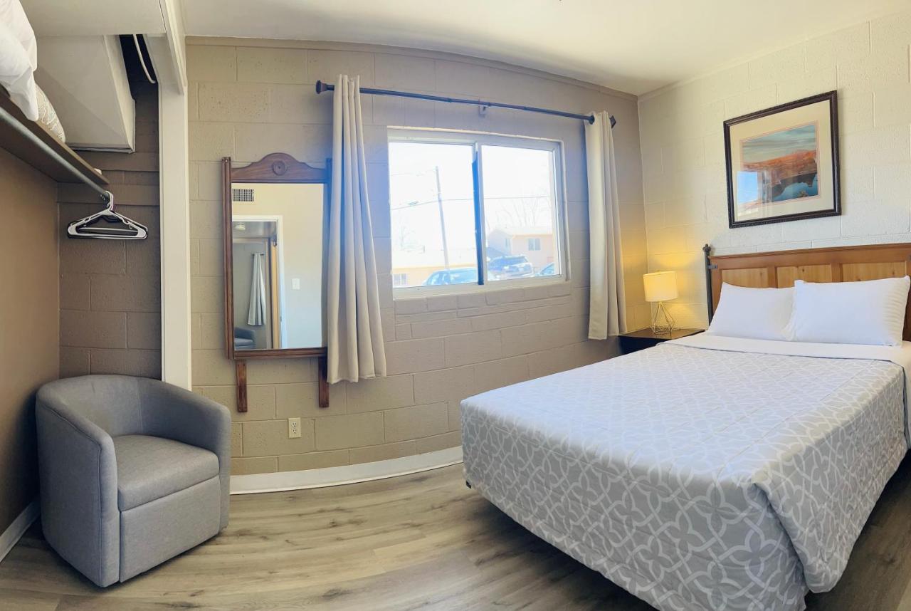  | Lake Powell Motel & Apartments