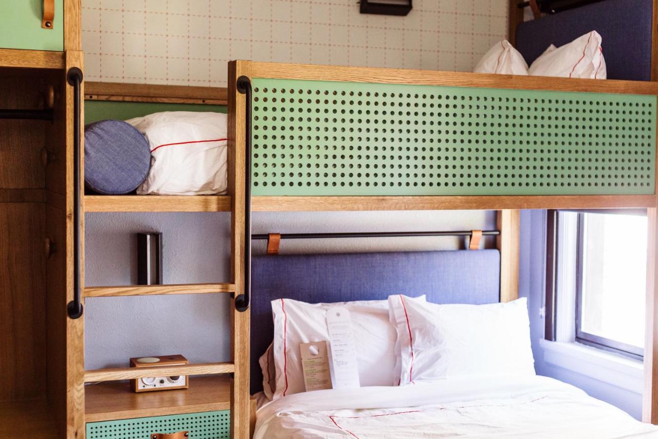 Twin Room at Hotel Max