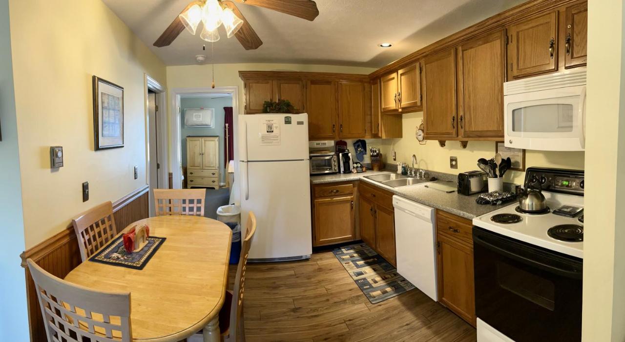  | Elmwood Resort Hotel