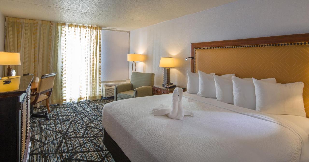  | Whispering Woods Hotel & Conference Center